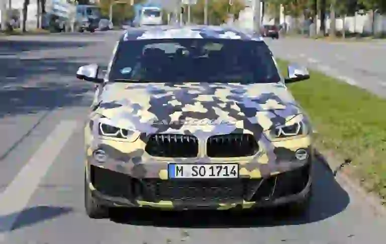 BMW X2 foto spia Monaco - 5