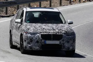 BMW X2 o misterioso crossover - Foto spia 06-08-2015