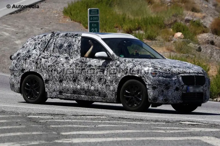 BMW X2 o misterioso crossover - Foto spia 06-08-2015 - 3