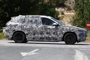 BMW X2 o misterioso crossover - Foto spia 06-08-2015