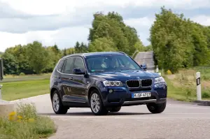 BMW X3 2011 nuovi motori xDrive20i xDrive35d