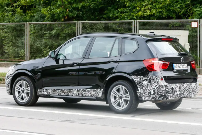 BMW X3 2014 - Foto spia 16-10-2013 - 10