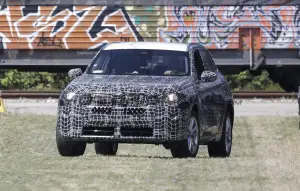 BMW X3 2023 - Foto spia 01-07-2022
