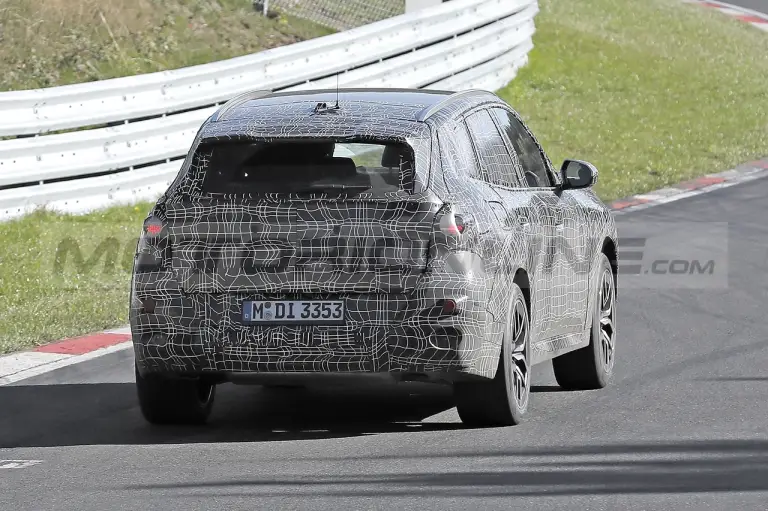 BMW X3 2024 - Foto Spia 12-10-2022 - 10