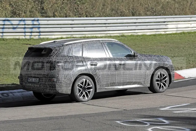 BMW X3 2024 - Foto Spia 12-10-2022 - 11