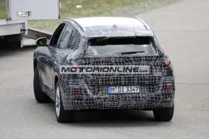 BMW X3 - Foto spia 29-7-2022 - 11