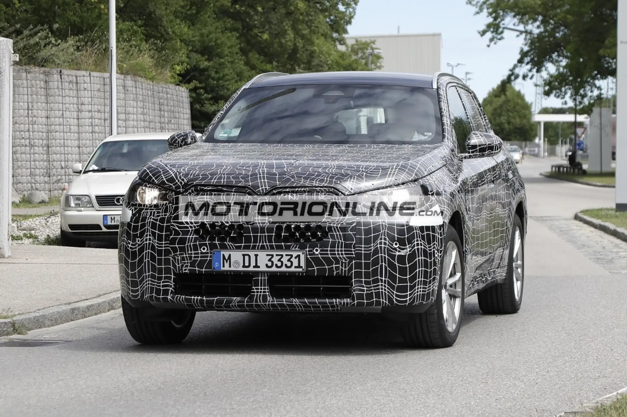 BMW X3 - Foto spia 29-7-2022 - 25