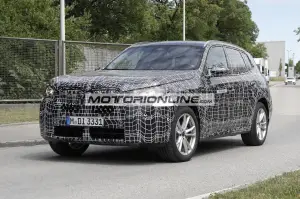 BMW X3 - Foto spia 29-7-2022 - 10