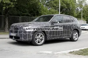 BMW X3 - Foto spia 29-7-2022 - 13