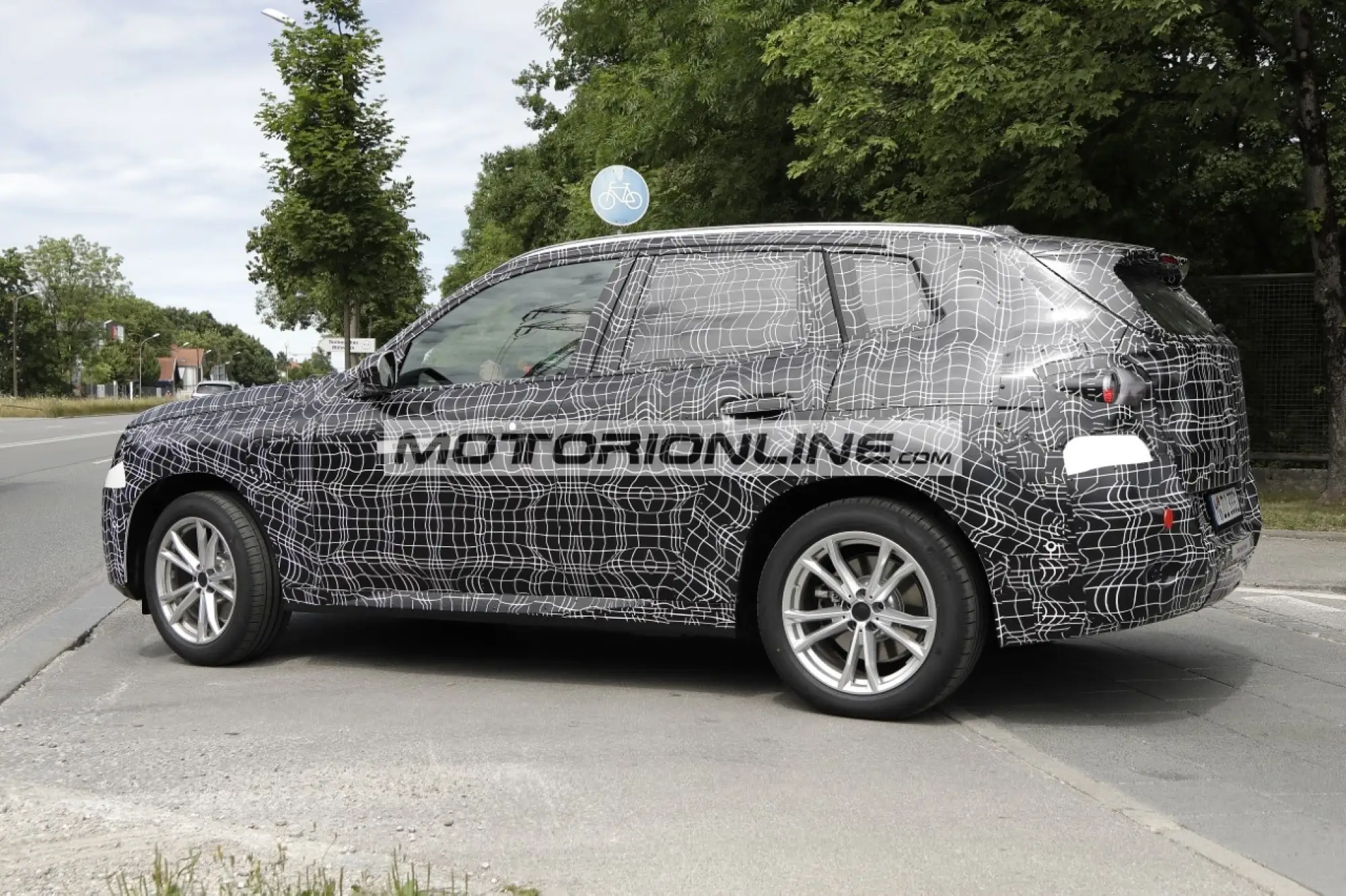 BMW X3 - Foto spia 29-7-2022 - 27