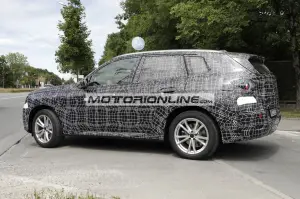 BMW X3 - Foto spia 29-7-2022 - 27