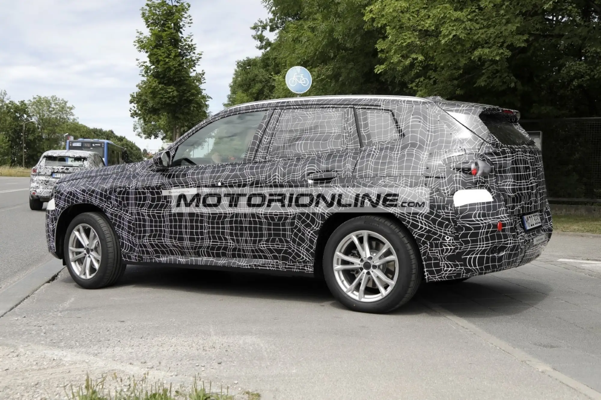 BMW X3 - Foto spia 29-7-2022 - 17