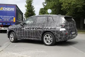 BMW X3 - Foto spia 29-7-2022 - 23