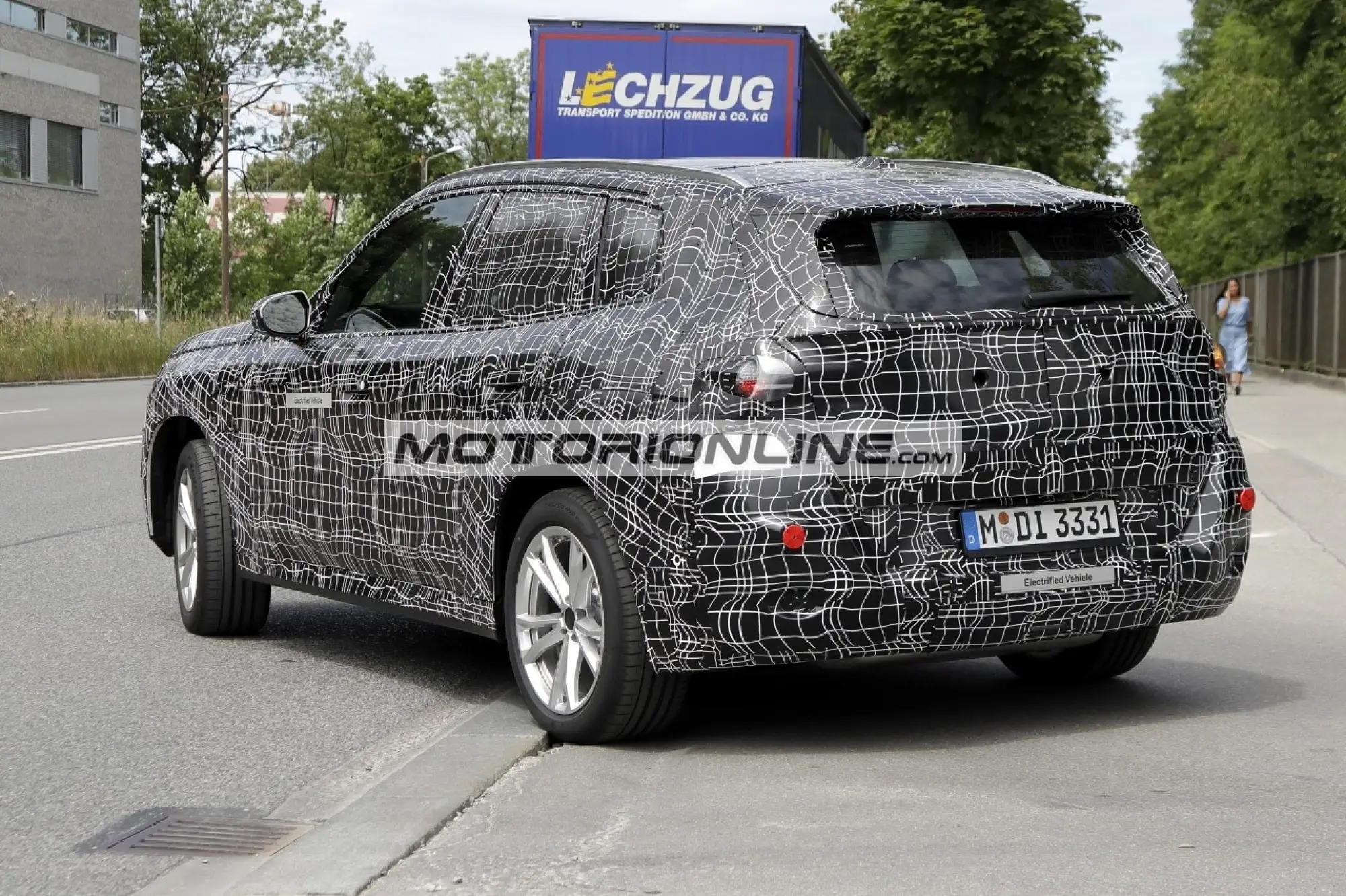 BMW X3 - Foto spia 29-7-2022 - 22