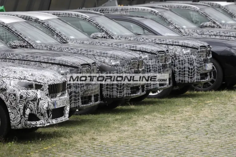 BMW X3 - Foto spia 29-7-2022 - 24