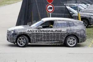 BMW X3 - Foto spia 29-7-2022 - 3