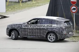 BMW X3 - Foto spia 29-7-2022 - 12