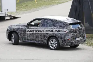 BMW X3 - Foto spia 29-7-2022 - 8
