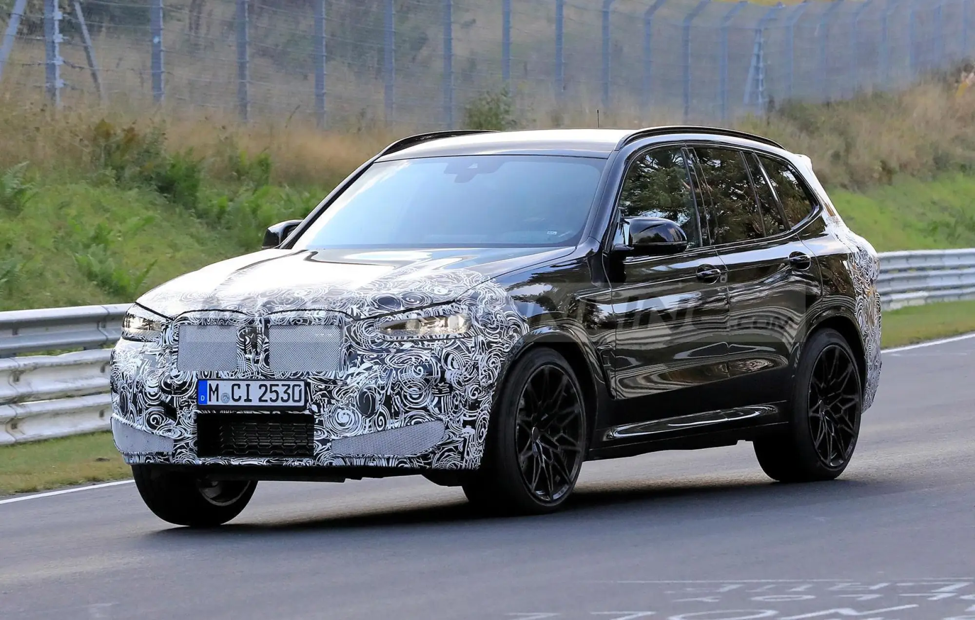 BMW X3 M 2022 - Foto spia 23-10-2020 - 3