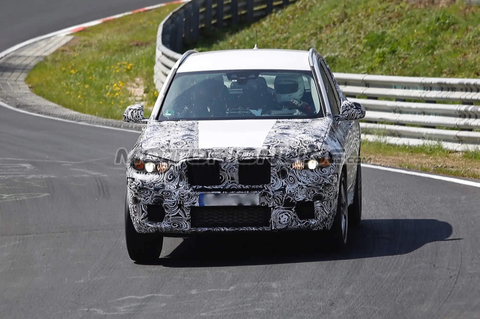 BMW X3 M - Foto spia 20-05-2016 - 1