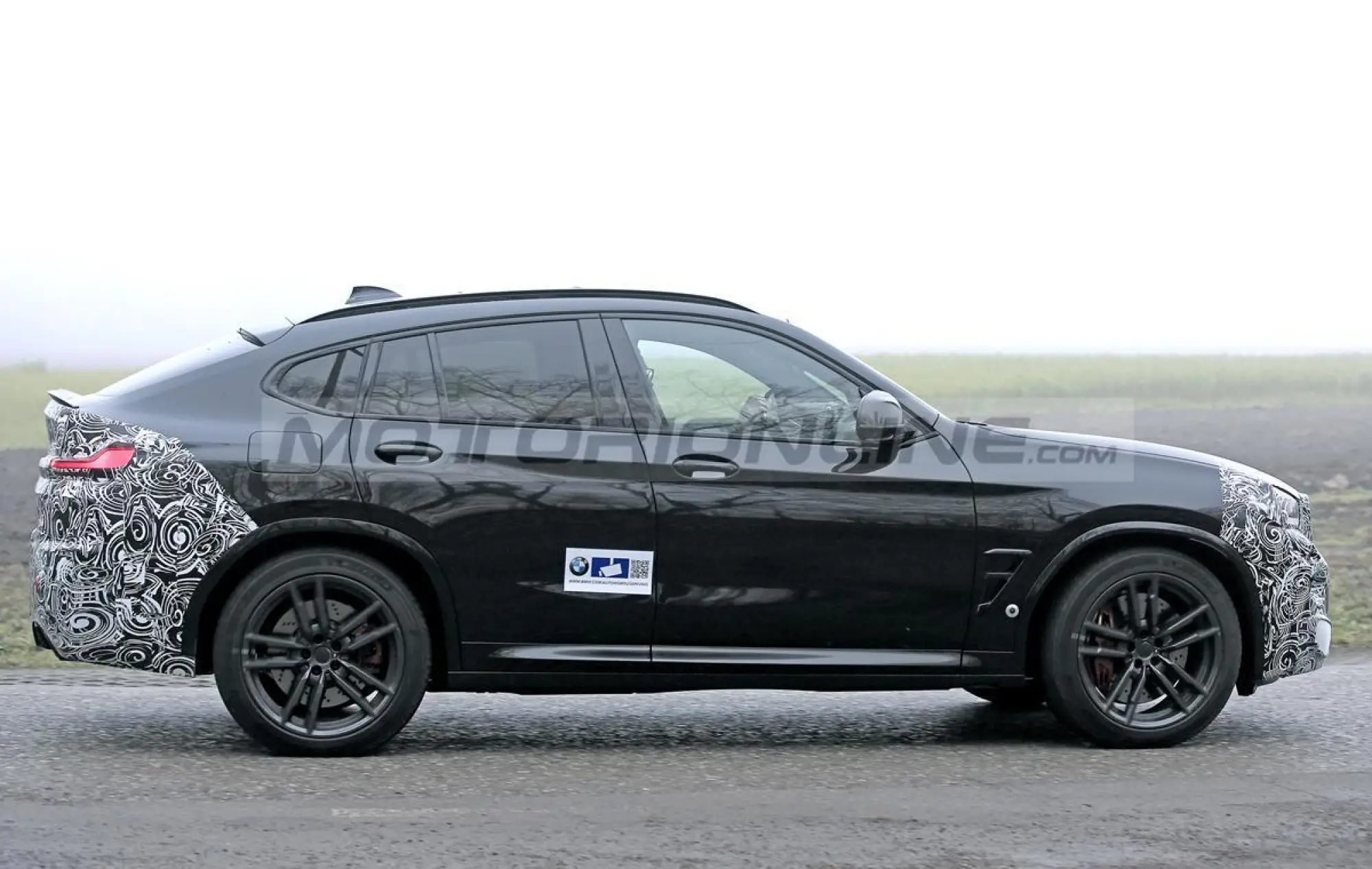 BMW X4 2021 - Foto spia 14-01-2021 - 1