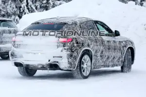 BMW X4 M foto spia 5 febbraio 2018