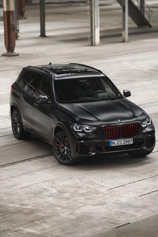 BMW X5 e X6 Black Vermilion - X7 Frozen Black Metallic