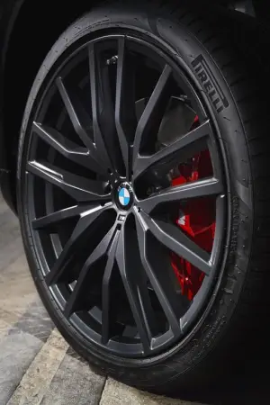 BMW X5 e X6 Black Vermilion - X7 Frozen Black Metallic - 19
