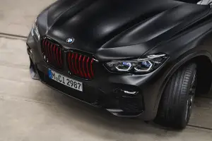 BMW X5 e X6 Black Vermilion - X7 Frozen Black Metallic