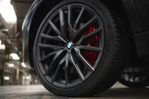 BMW X5 e X6 Black Vermilion - X7 Frozen Black Metallic