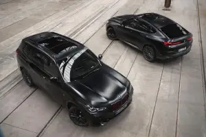 BMW X5 e X6 Black Vermilion - X7 Frozen Black Metallic