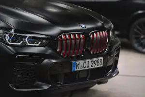 BMW X5 e X6 Black Vermilion - X7 Frozen Black Metallic