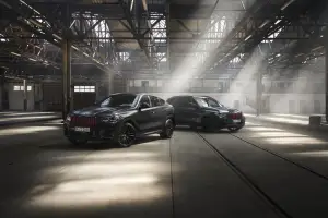 BMW X5 e X6 Black Vermilion - X7 Frozen Black Metallic