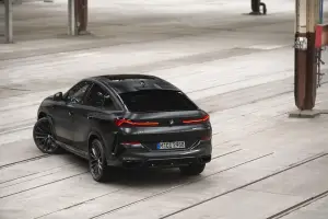 BMW X5 e X6 Black Vermilion - X7 Frozen Black Metallic