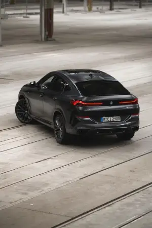 BMW X5 e X6 Black Vermilion - X7 Frozen Black Metallic - 3