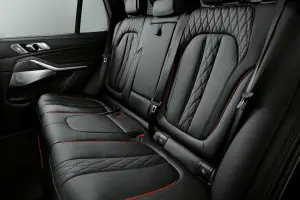 BMW X5 e X6 Black Vermilion - X7 Frozen Black Metallic