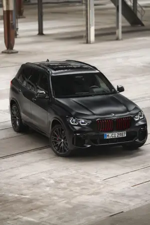 BMW X5 e X6 Black Vermilion - X7 Frozen Black Metallic