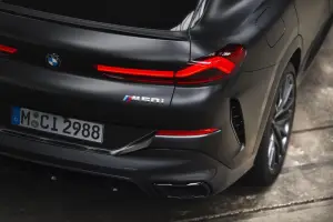 BMW X5 e X6 Black Vermilion - X7 Frozen Black Metallic