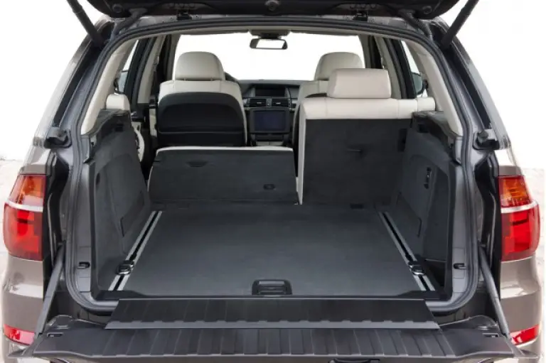 BMW X5 Facelift 2011 - 15