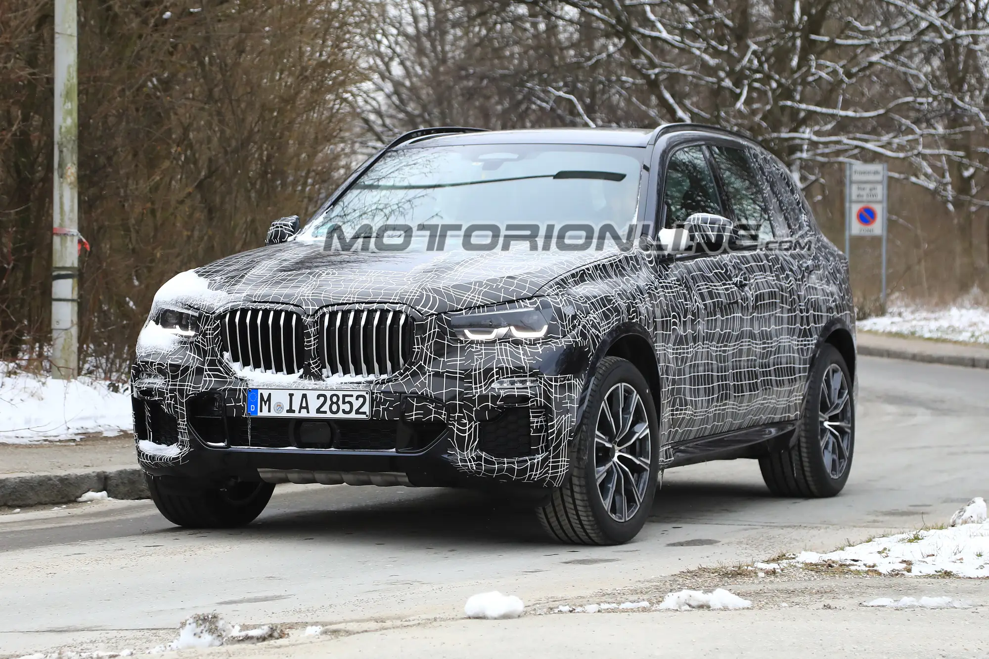 BMW X5 foto spia 3 Aprile 2018 - 2