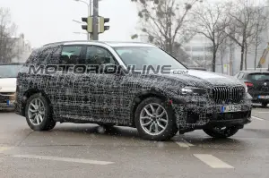 BMW X5 foto spia 3 Aprile 2018 - 13