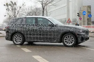 BMW X5 foto spia 3 Aprile 2018 - 14