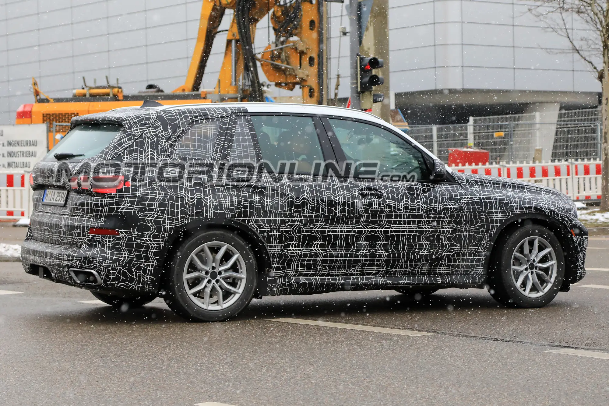 BMW X5 foto spia 3 Aprile 2018 - 16