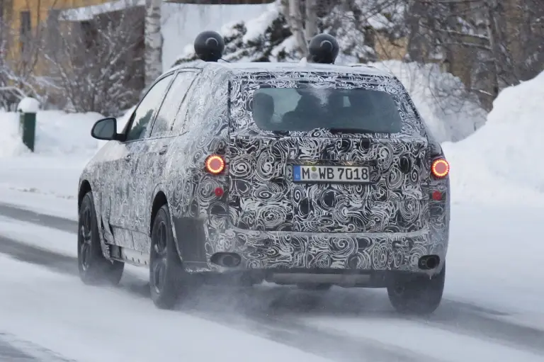 BMW X5 - foto spia (gennaio 2016) - 3