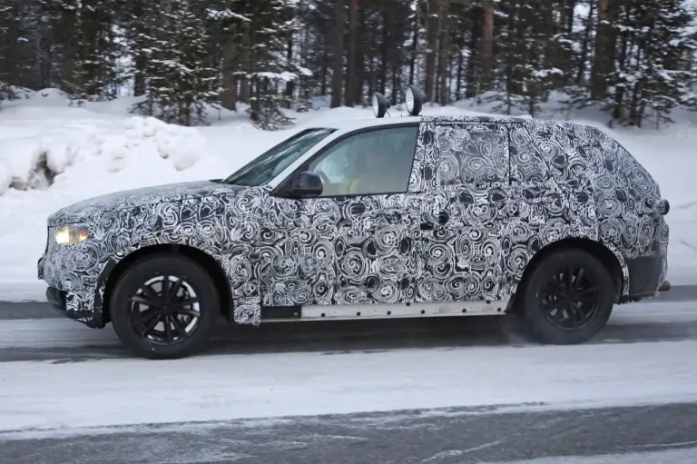 BMW X5 - foto spia (gennaio 2016) - 6