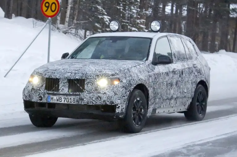 BMW X5 - foto spia (gennaio 2016) - 8