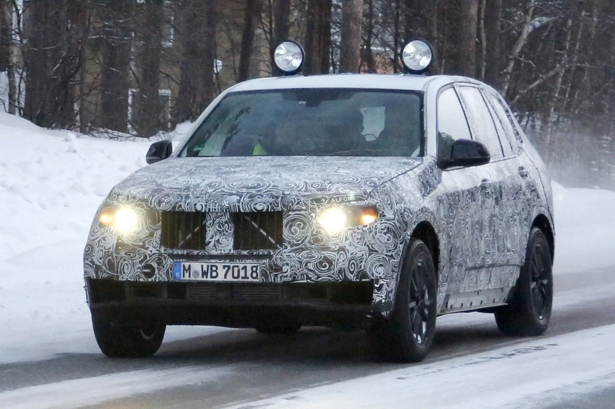 BMW X5 - foto spia (gennaio 2016) - 1
