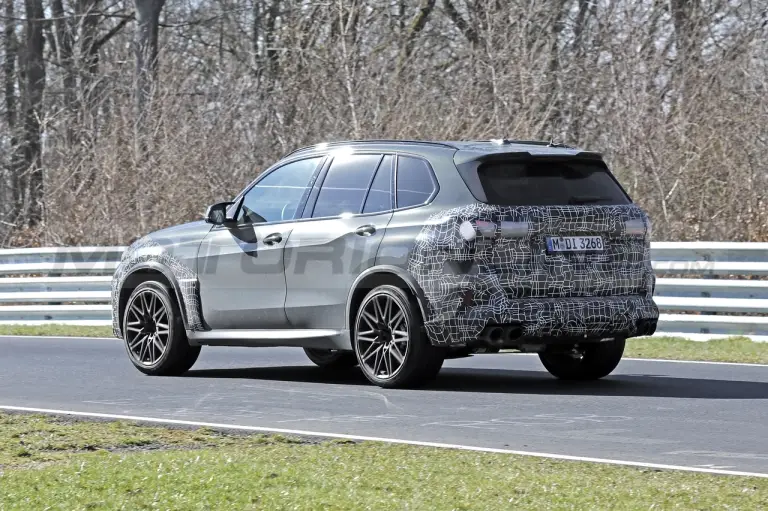 BMW X5 M 2023 - Foto Spia 12-04-2022 - 5