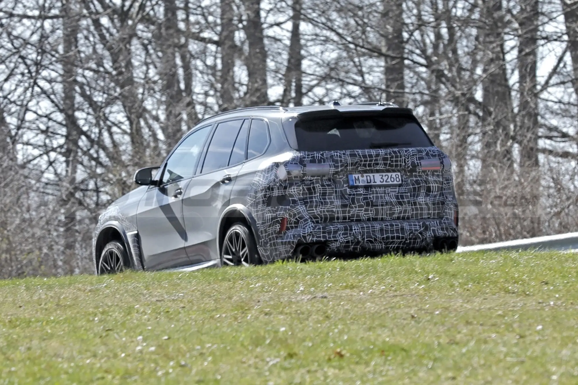 BMW X5 M 2023 - Foto Spia 12-04-2022 - 7