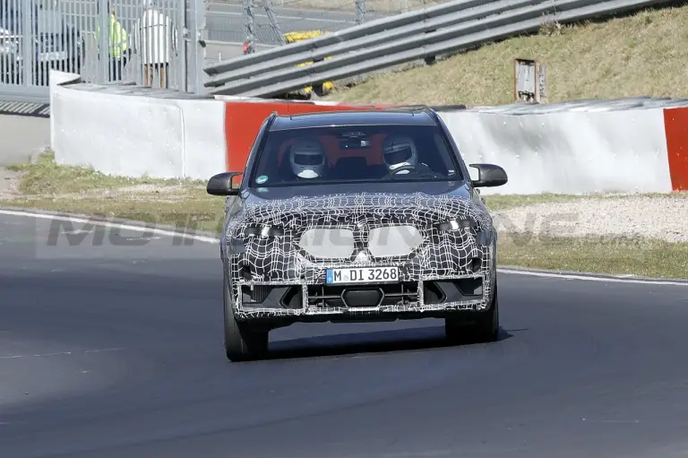 BMW X5 M 2023 - Foto Spia 12-04-2022 - 9